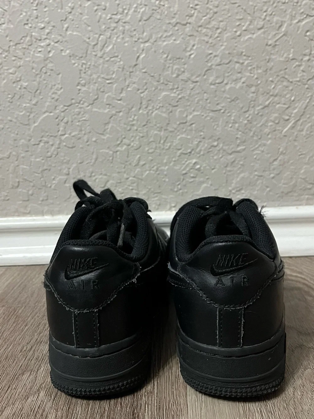 Nike Kids Black Leather Low-Top Sneakers